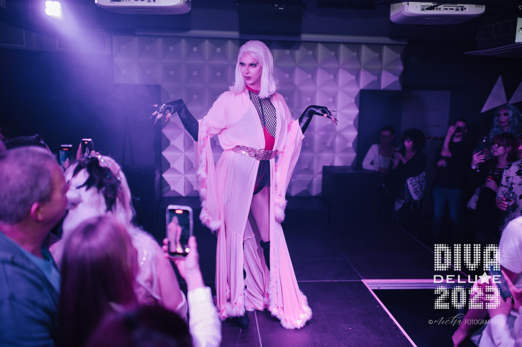 Diva Deluxe  18.11.2023 | Bild 154