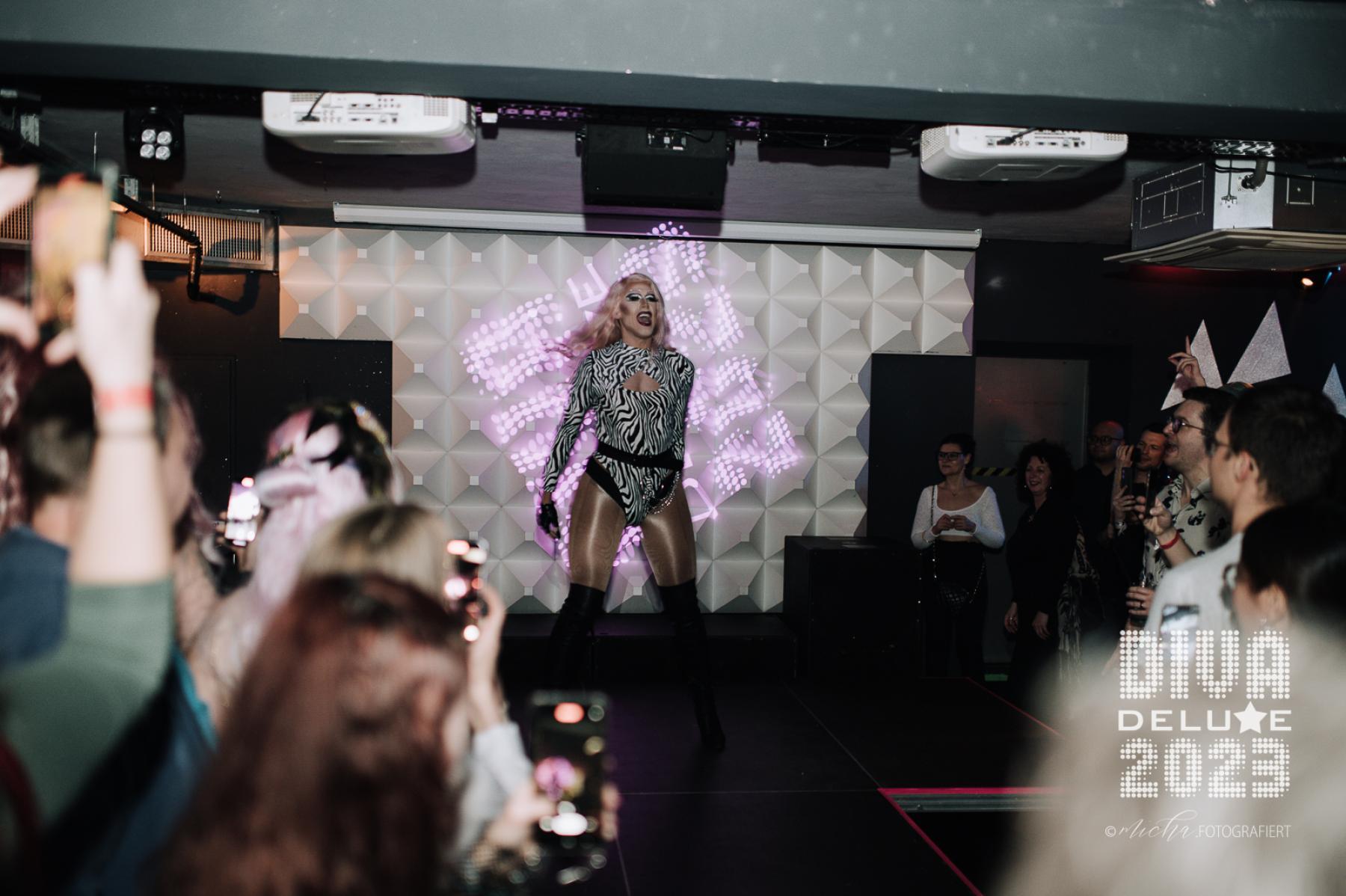 Diva Deluxe  18.11.2023 | Bild 203