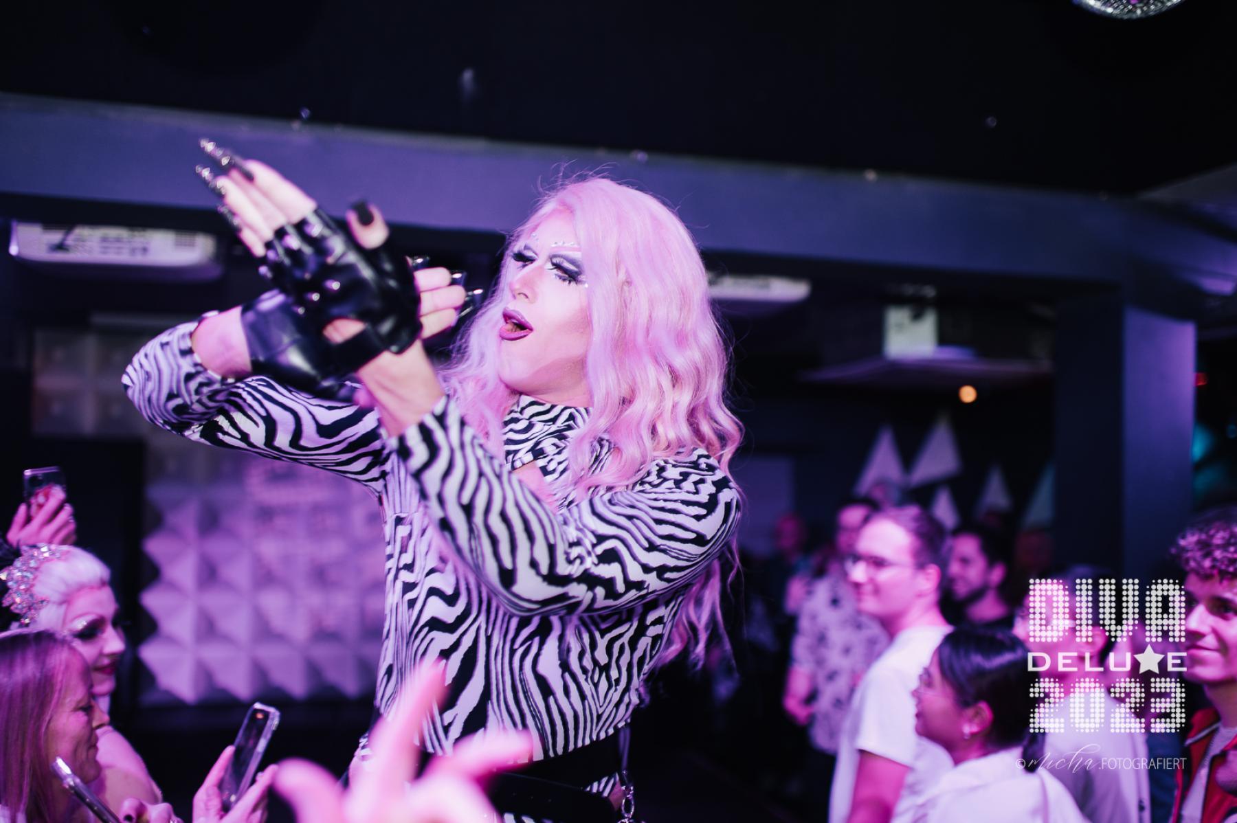Diva Deluxe  18.11.2023 | Bild 215
