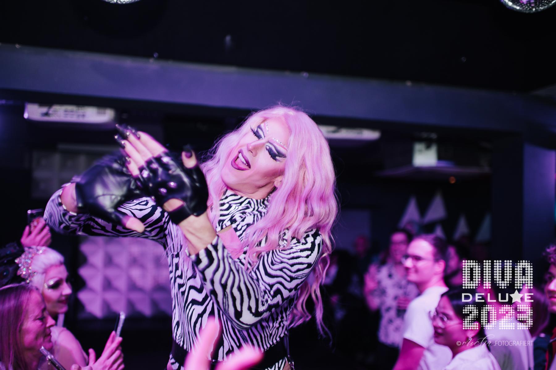 Diva Deluxe  18.11.2023 | Bild 216