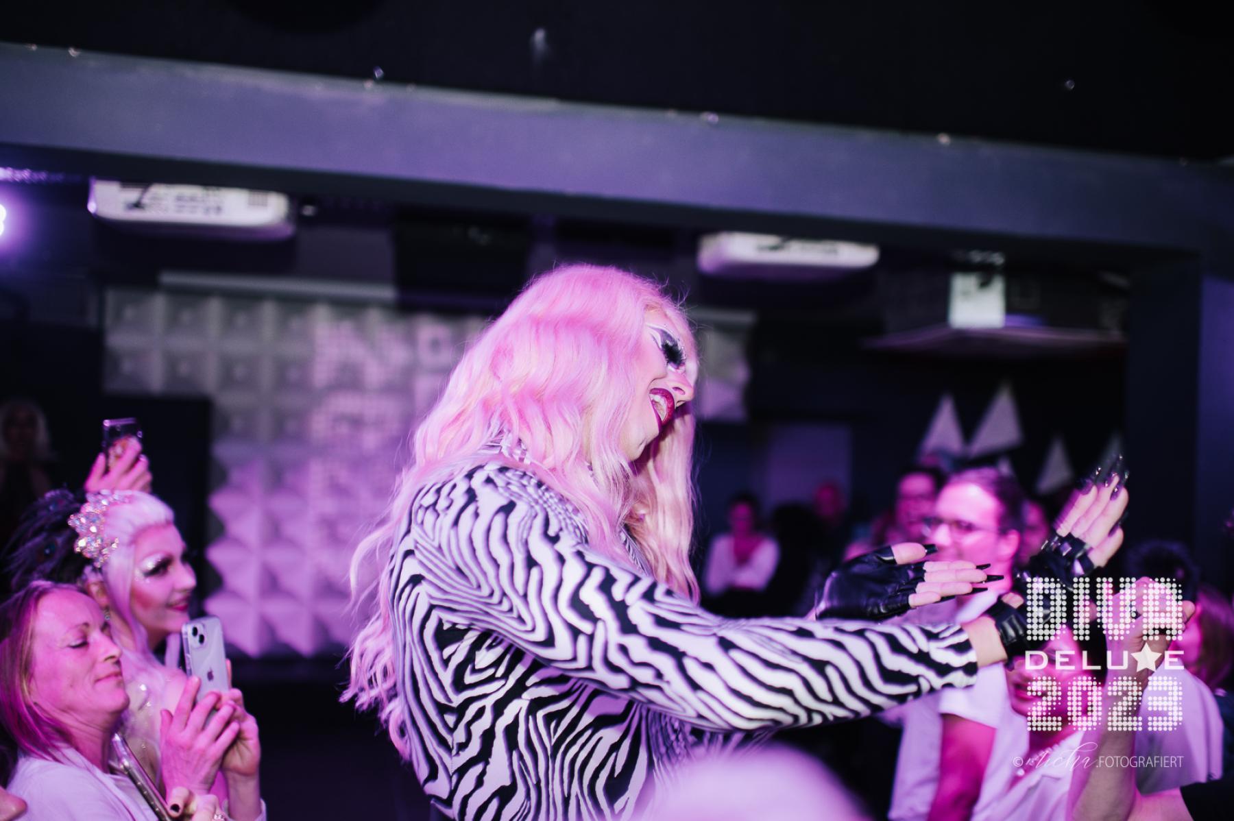 Diva Deluxe  18.11.2023 | Bild 218