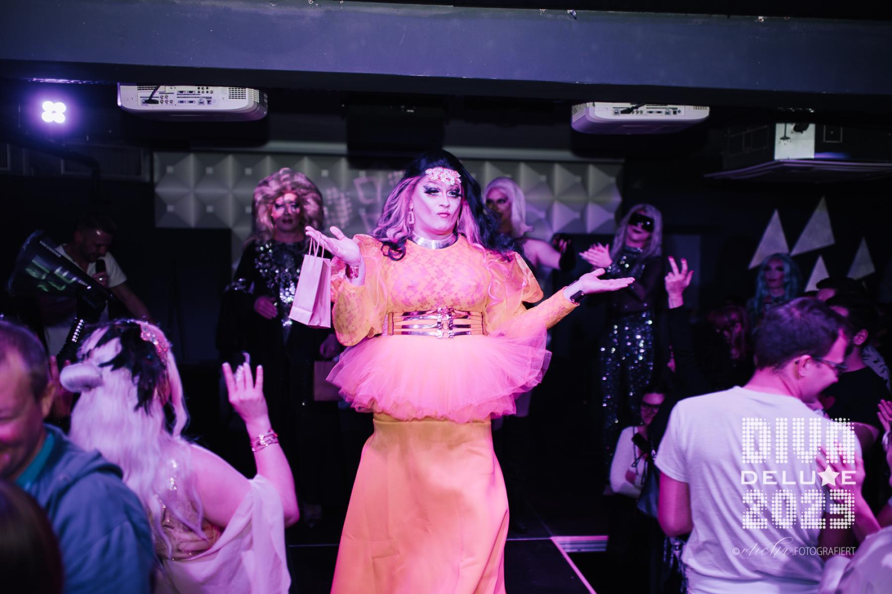 Diva Deluxe  18.11.2023 | Bild 276