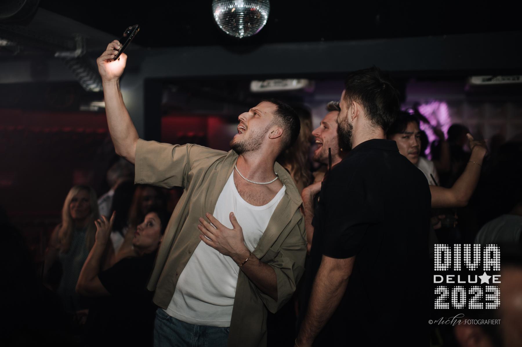 Diva Deluxe  18.11.2023 | Bild 285