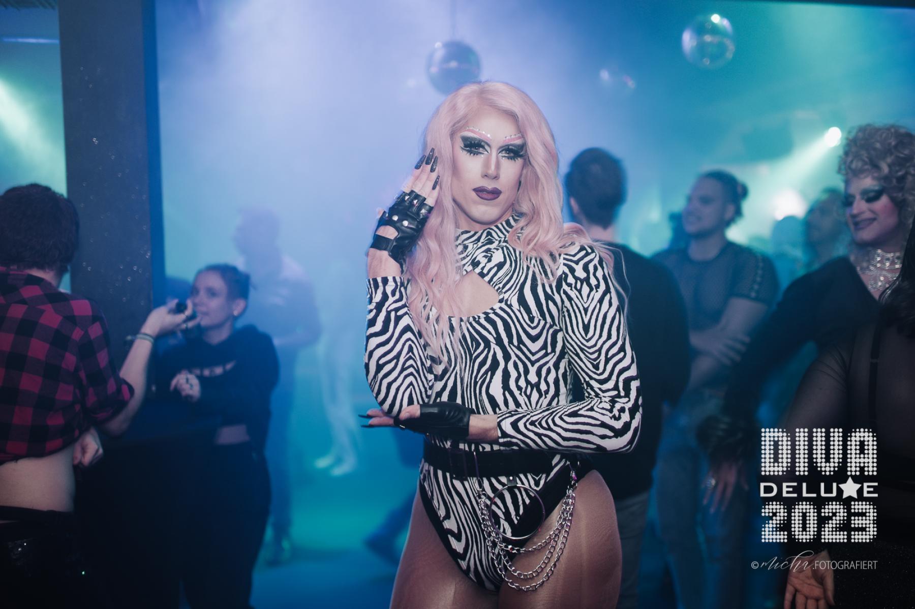 Diva Deluxe  18.11.2023 | Bild 302
