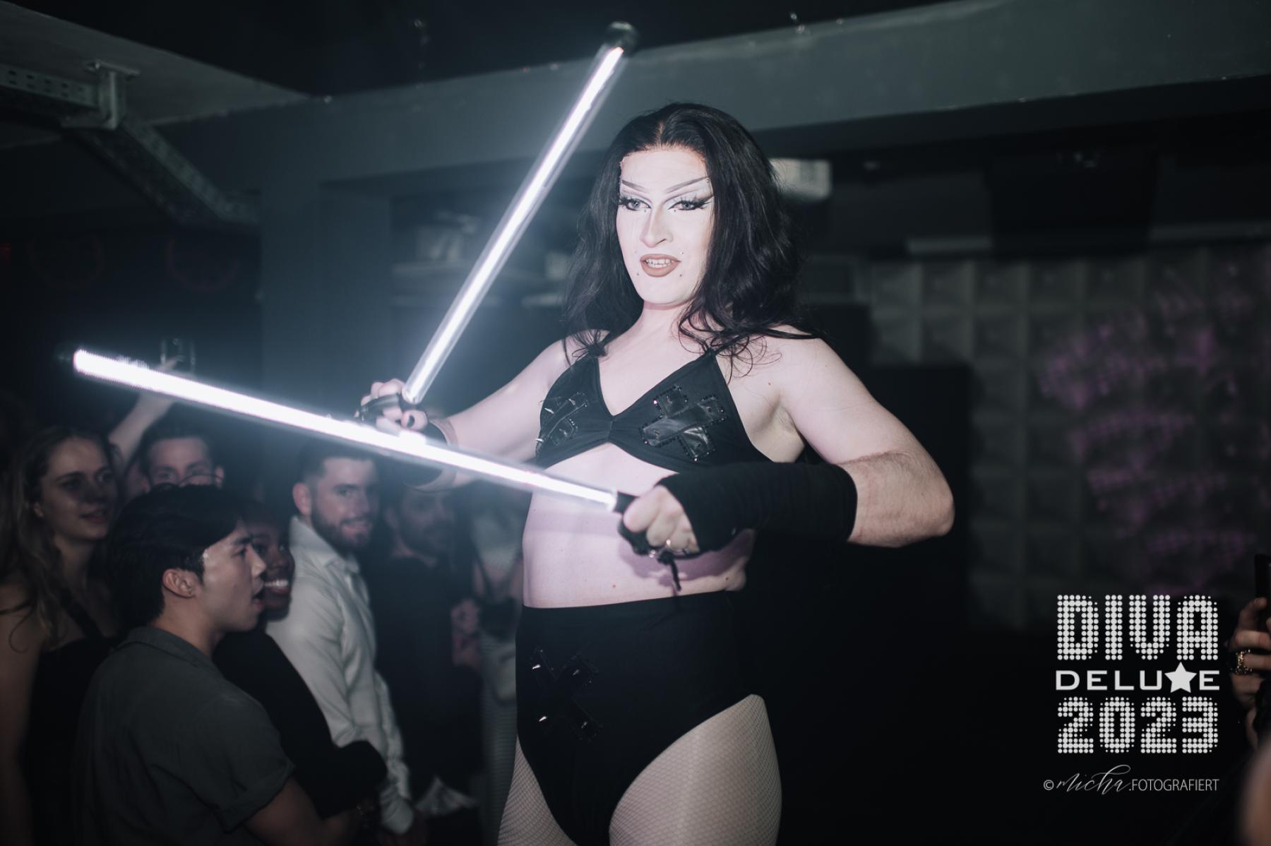 Diva Deluxe  18.11.2023 | Bild 354