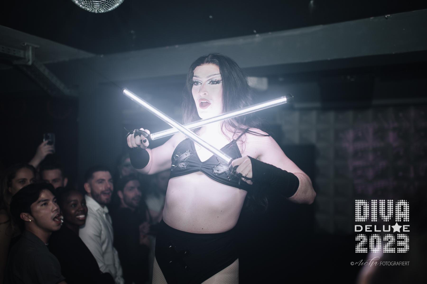 Diva Deluxe  18.11.2023 | Bild 355