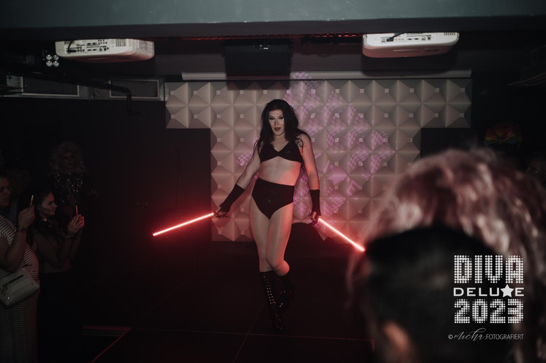 Diva Deluxe  18.11.2023 | Bild 357