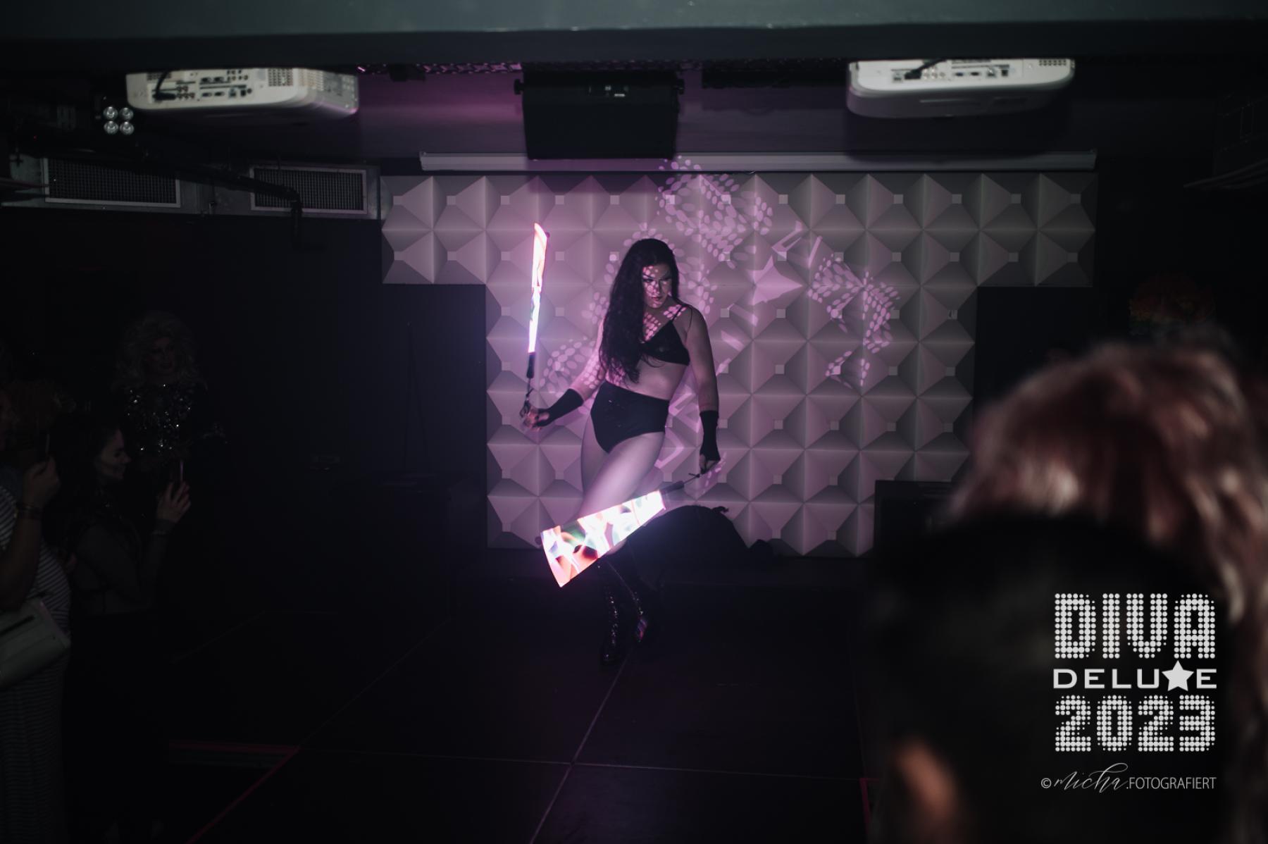 Diva Deluxe  18.11.2023 | Bild 372