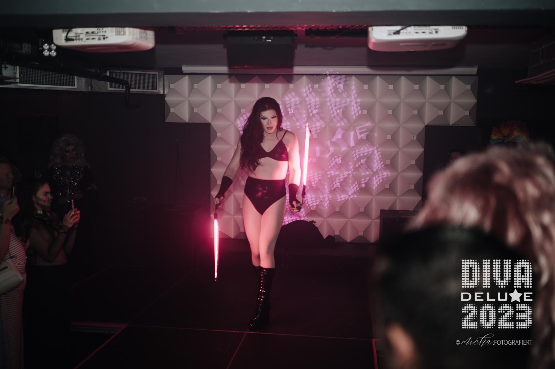 Diva Deluxe  18.11.2023 | Bild 374