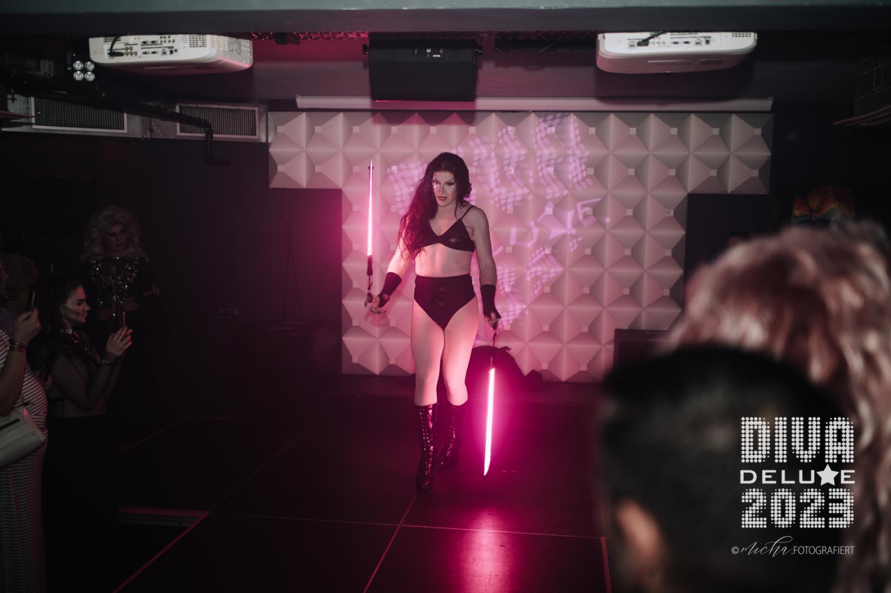 Diva Deluxe  18.11.2023 | Bild 375