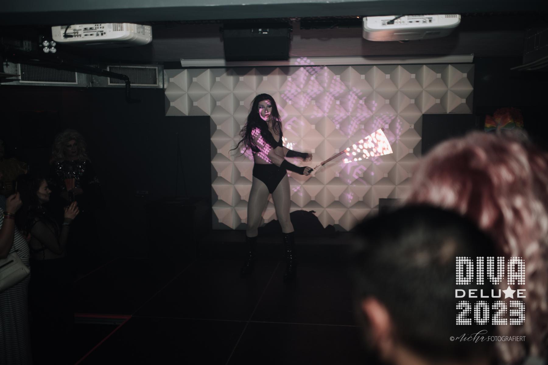 Diva Deluxe  18.11.2023 | Bild 377