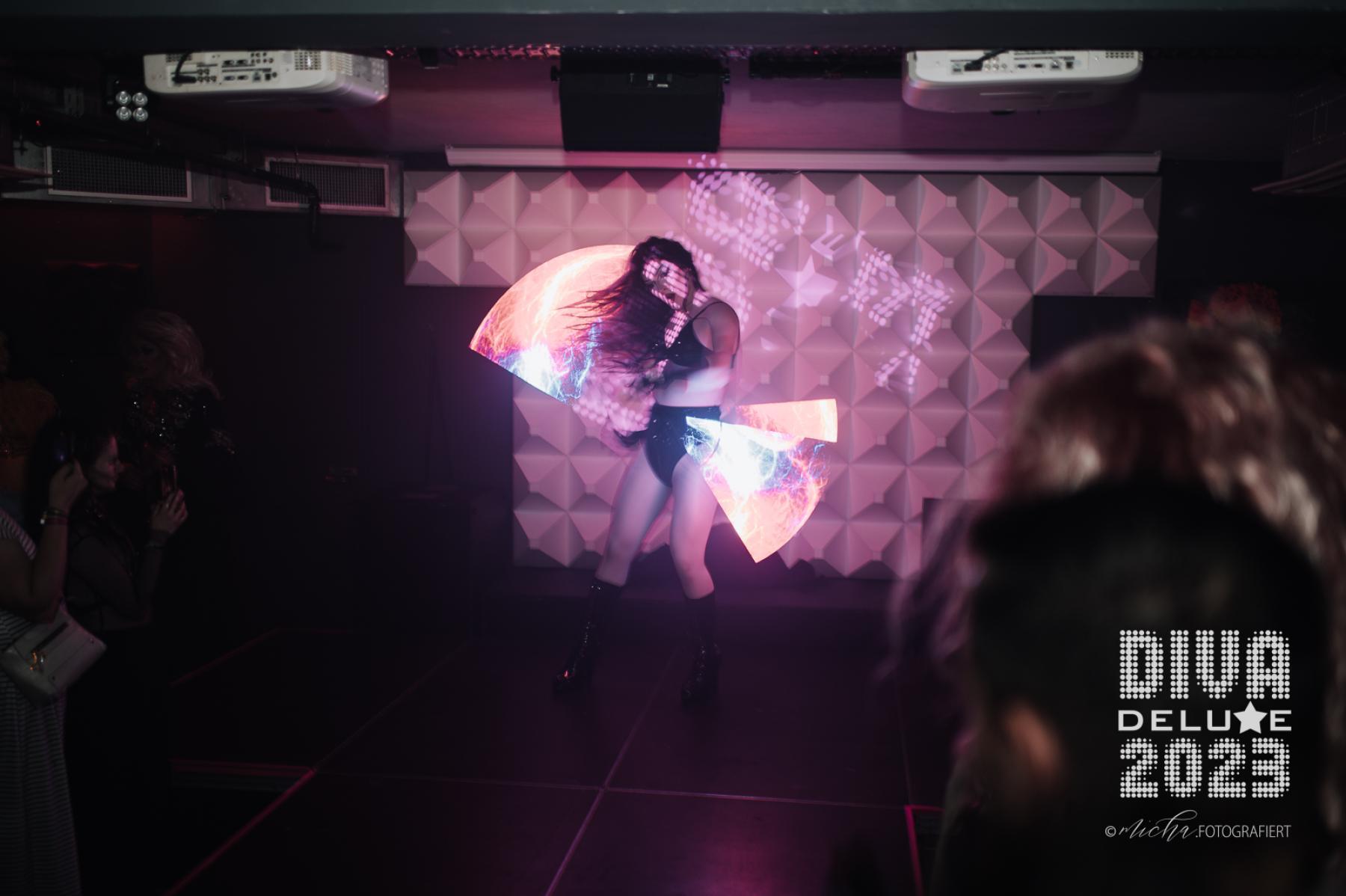 Diva Deluxe  18.11.2023 | Bild 384