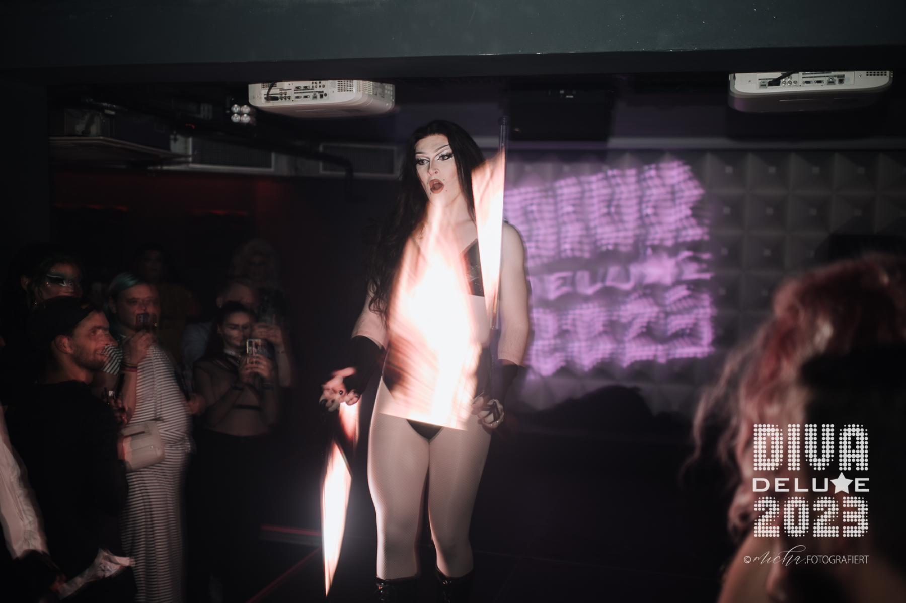 Diva Deluxe  18.11.2023 | Bild 388