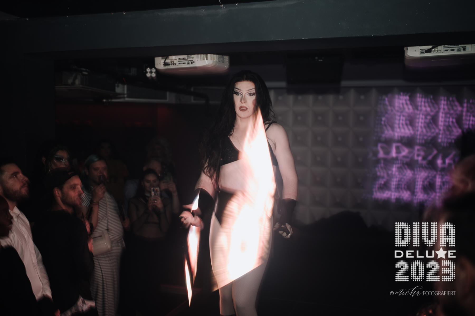 Diva Deluxe  18.11.2023 | Bild 389