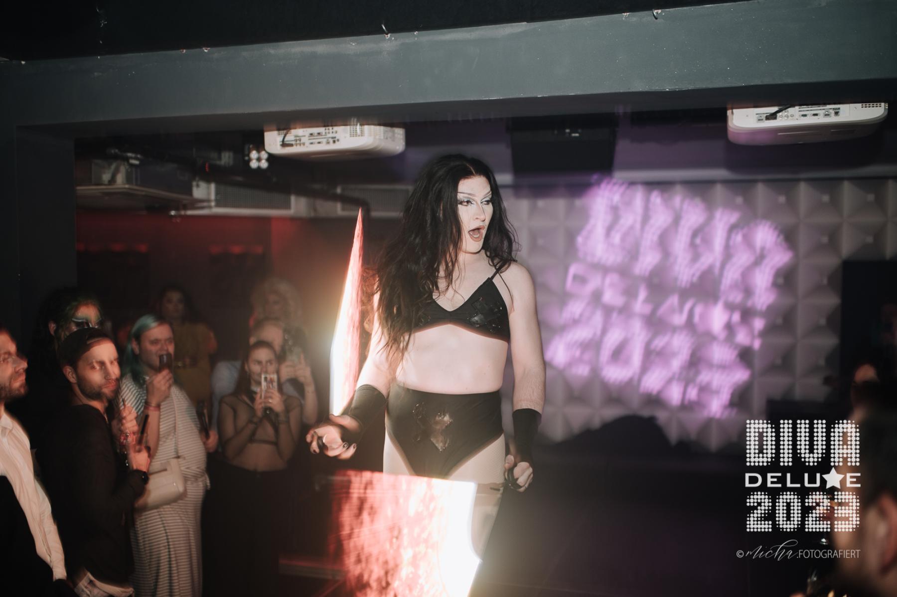 Diva Deluxe  18.11.2023 | Bild 391