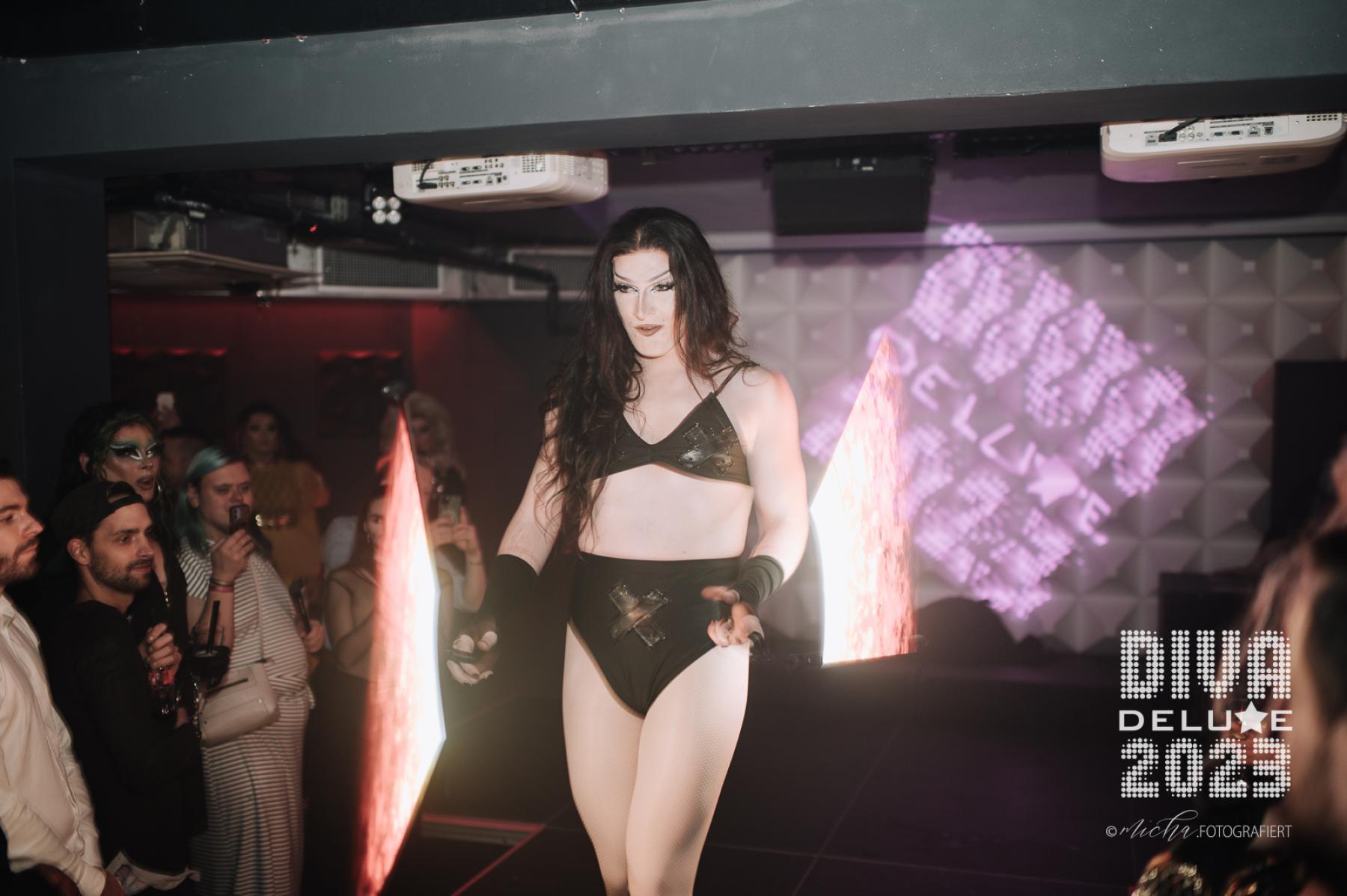 Diva Deluxe  18.11.2023 | Bild 393
