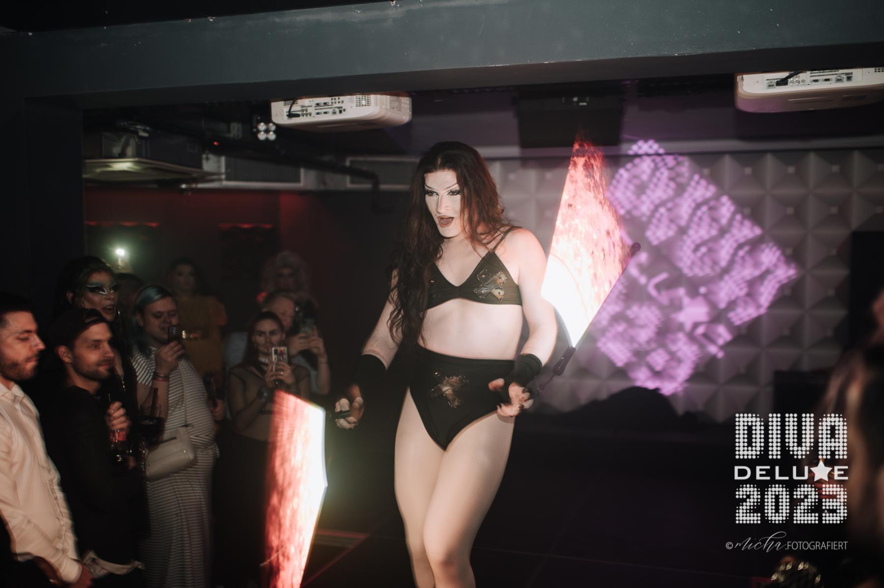 Diva Deluxe  18.11.2023 | Bild 394