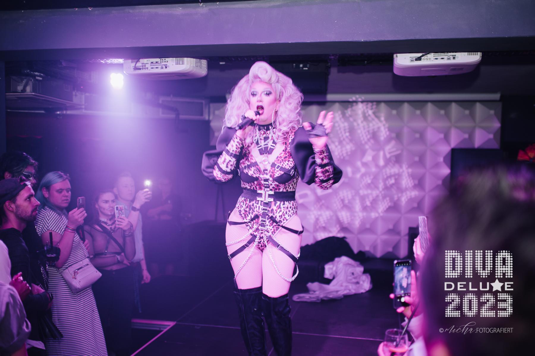 Diva Deluxe  18.11.2023 | Bild 422