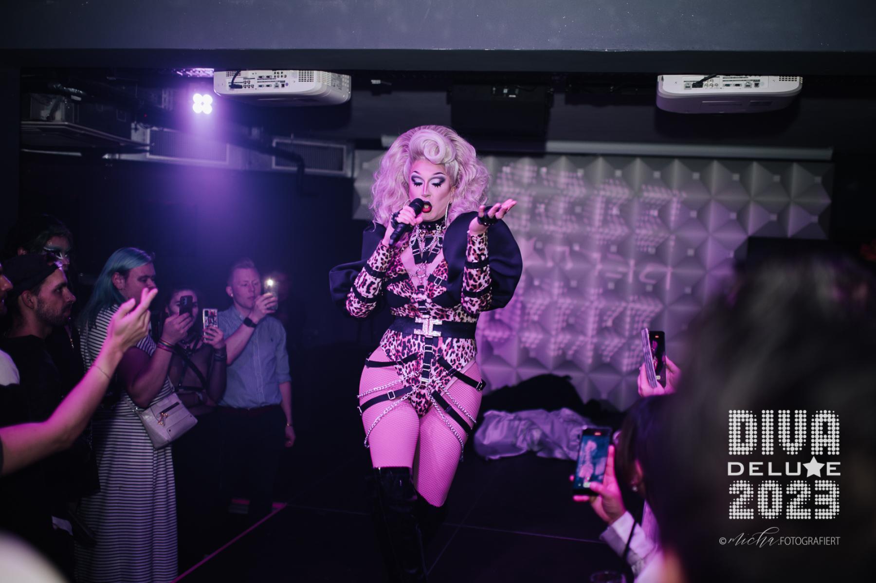 Diva Deluxe  18.11.2023 | Bild 430