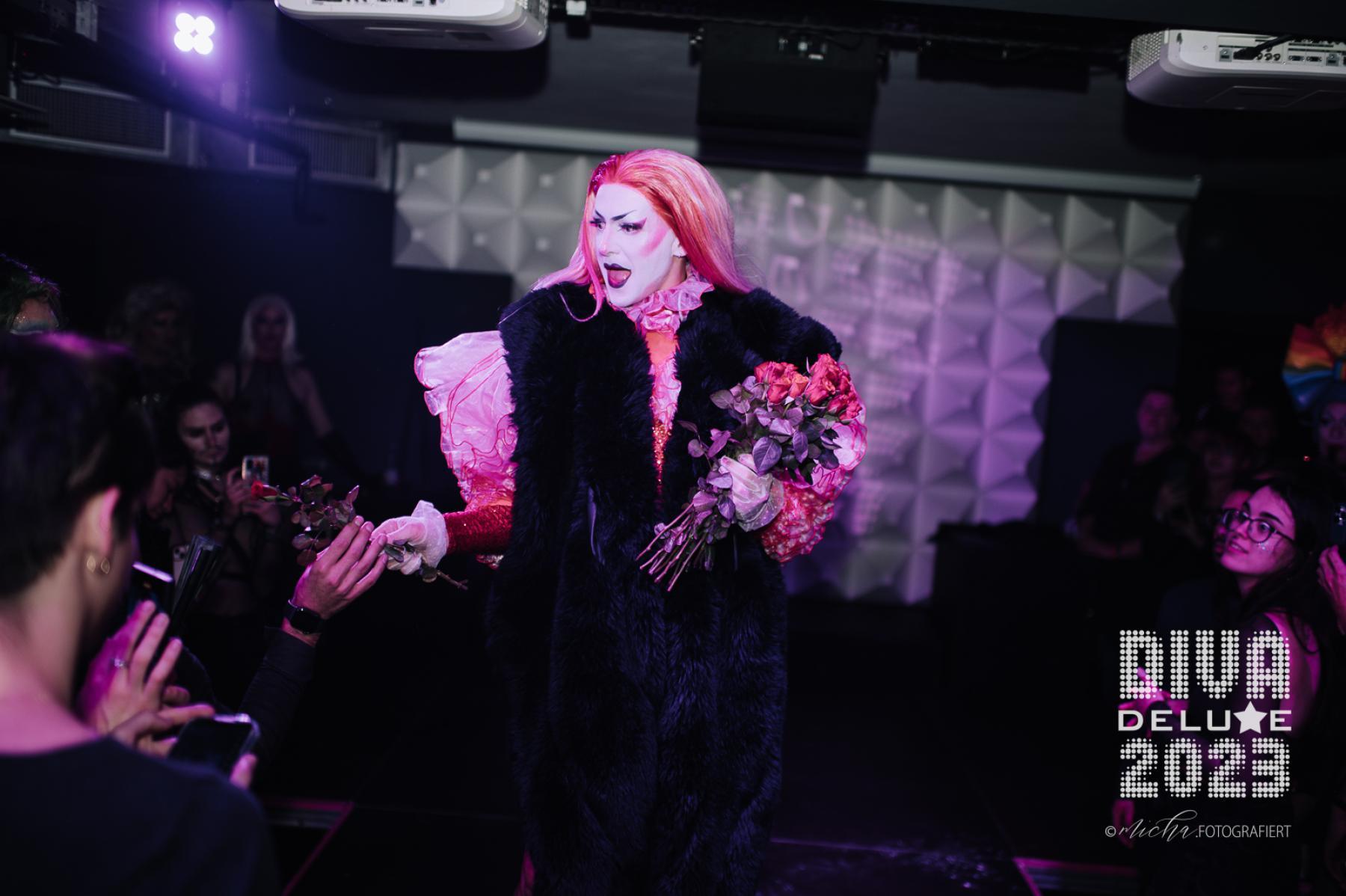 Diva Deluxe  18.11.2023 | Bild 572